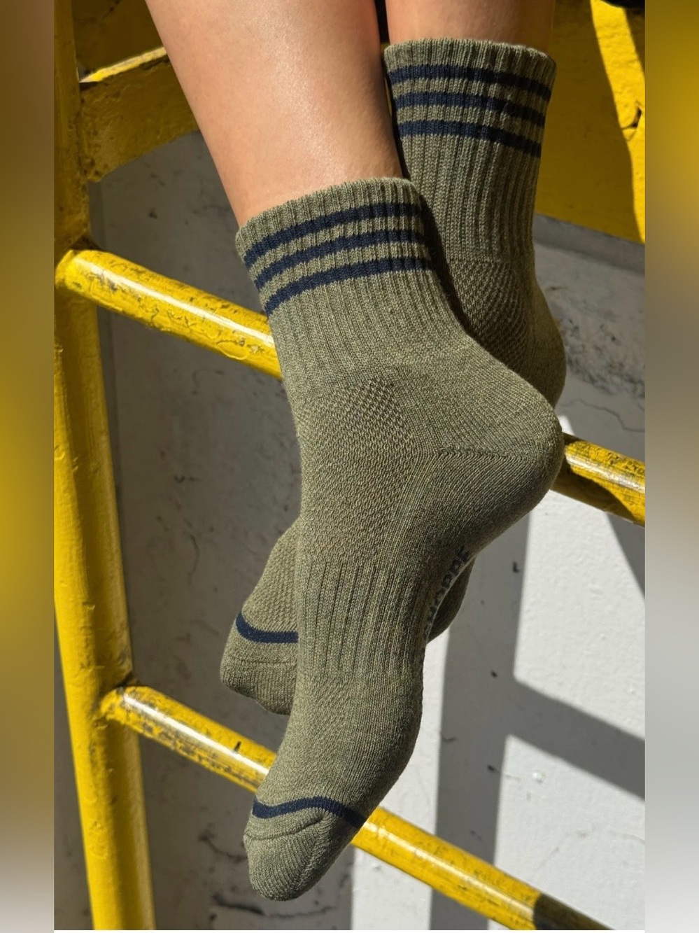 LE BON SHOPPE GIRLFRIEND SOCKS Set of 3 pairs NEW - Picture 7 of 16